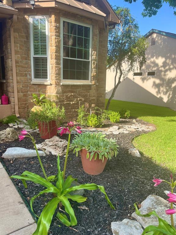 Building Photo - 107 Yaupon Ln