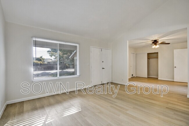 Foto del edificio - 36845 Reynolds Dr