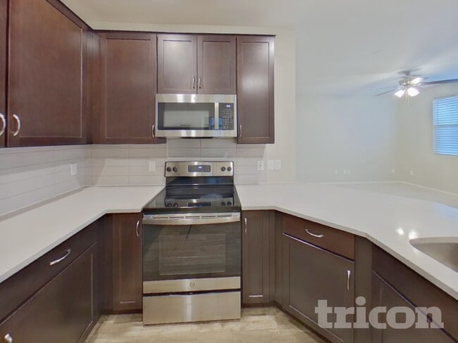 Building Photo - 40605 W Nicole Ct