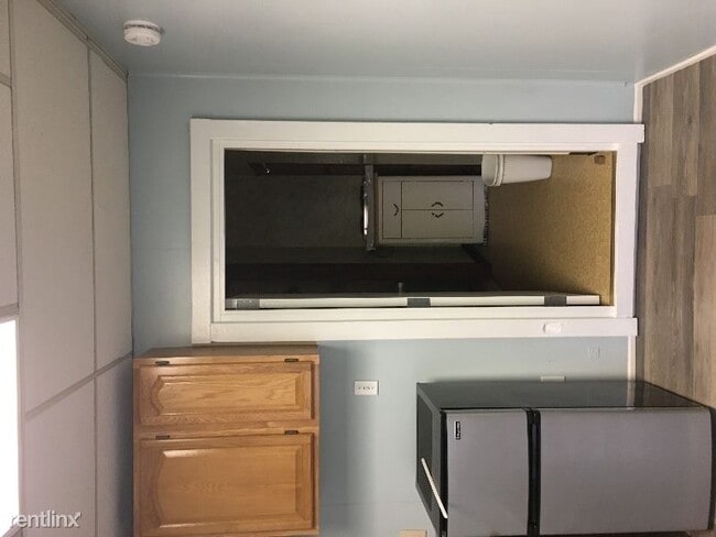 Building Photo - Studio, 1 bath Apartment - 4012 Penn Avenue