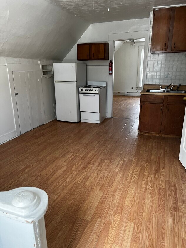 Kitchen/Dining area - 15 Third St