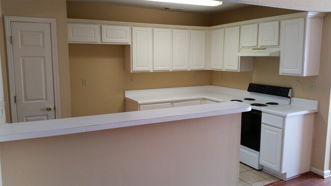 Building Photo - 7861 Shadowland Cove