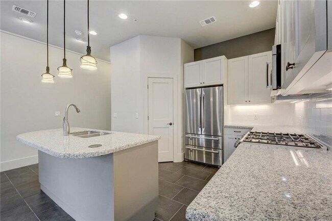 Foto del edificio - 206 E Live Oak St