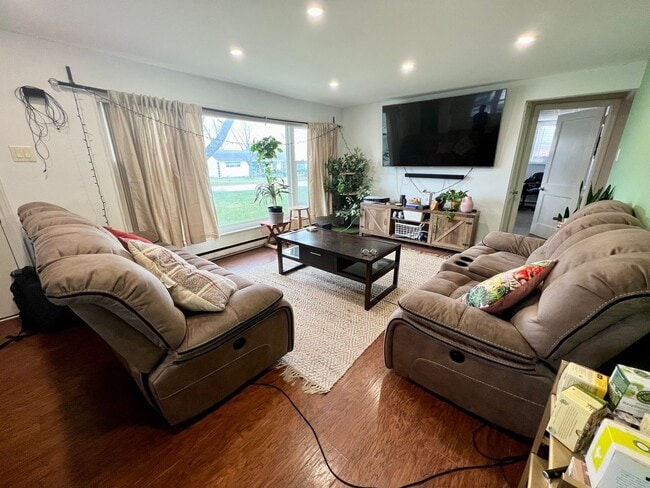 Building Photo - Stunning 2-Bedroom Ranch in Plymouth Meeti...