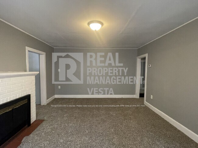 Building Photo - Four Bedroom Home in West Macon