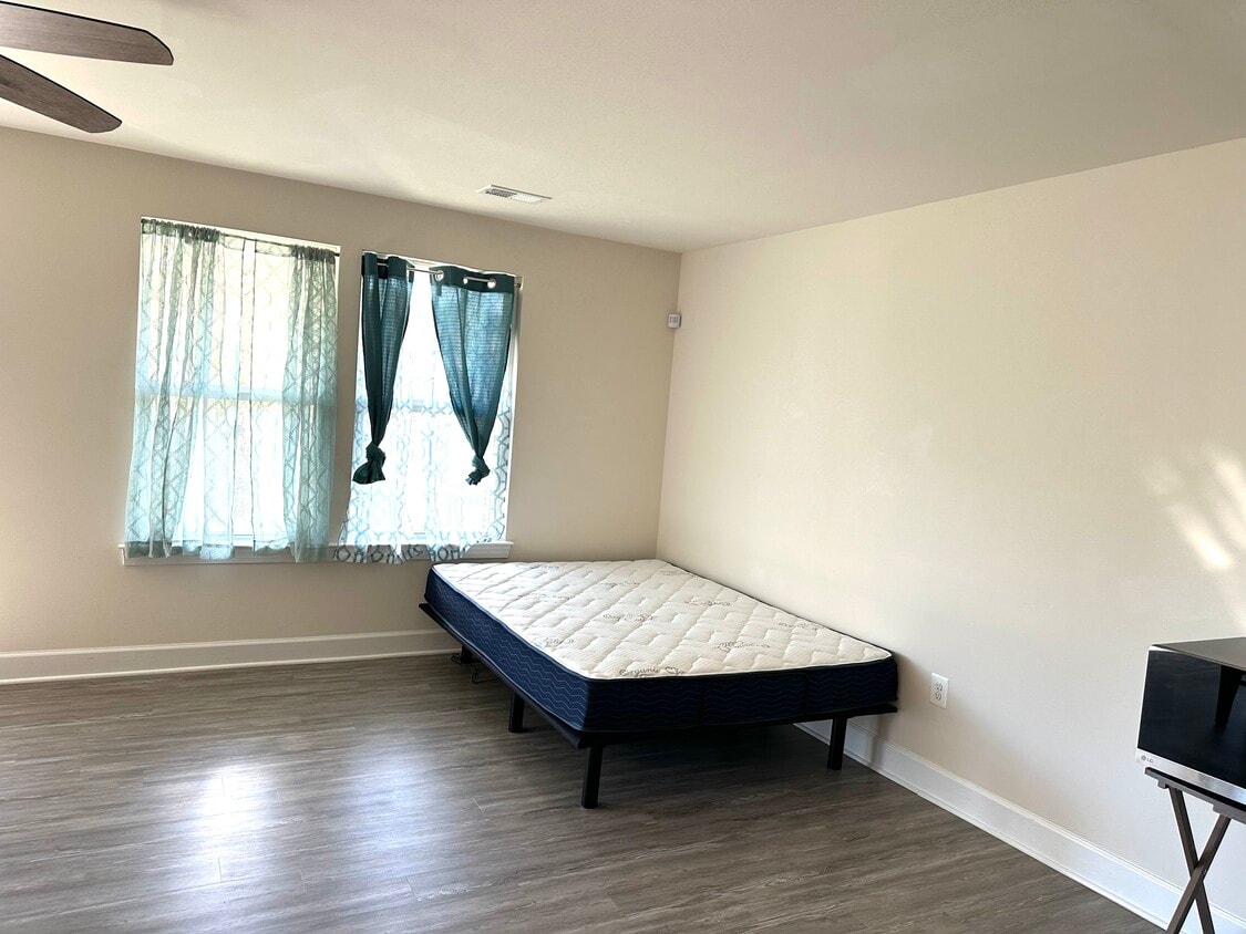 Foto del edificio - 8773 Elsing Green Dr