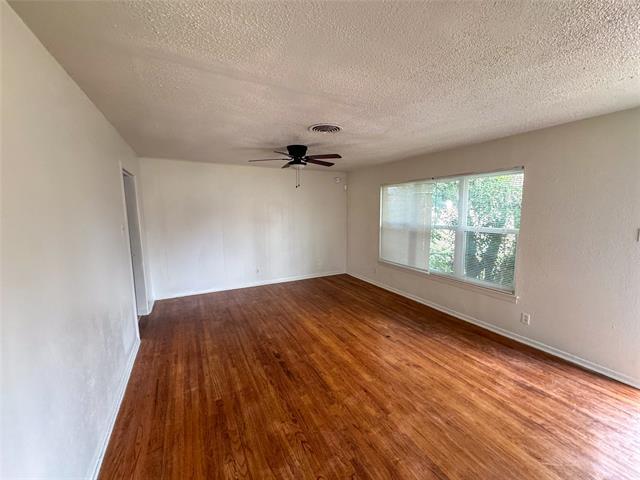 Foto del edificio - 60 Pershing Dr