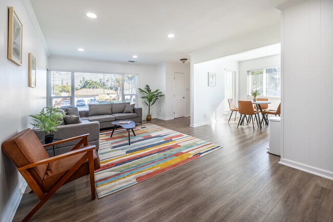 Foto del edificio - 3538 Roslyn St