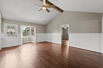 Building Photo - 718 E Lambuth Ln