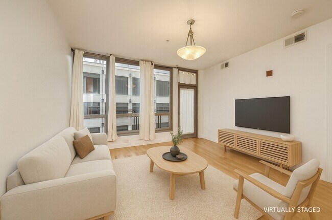 Foto del edificio - 565 W Quincy St