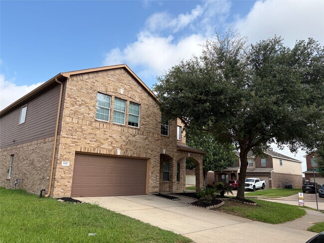 Foto del edificio - 410 Sunwood Glen Ln