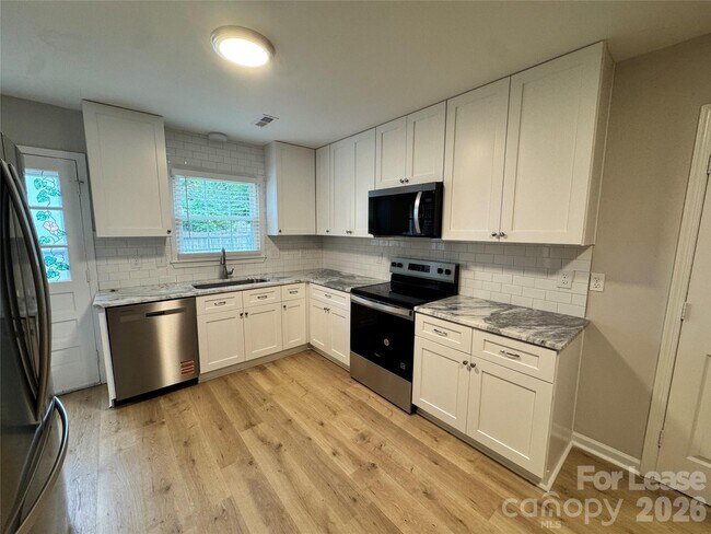 Foto del edificio - 6314 Harrisburg Rd