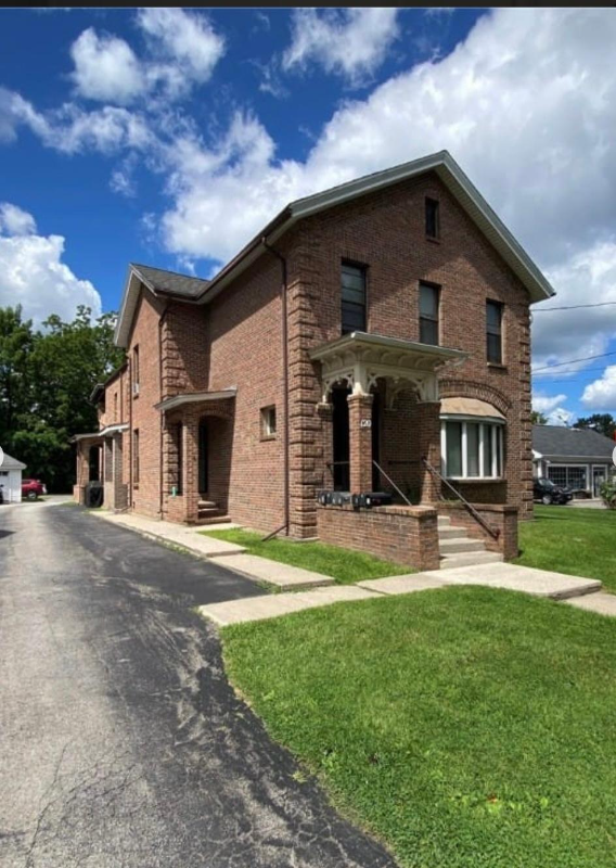 Foto principal - 120 N Main St