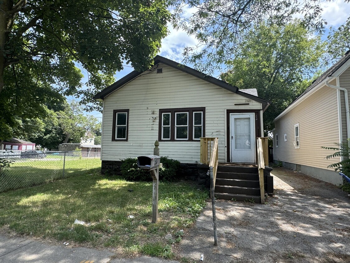 Primary Photo - 62 Lincoln St