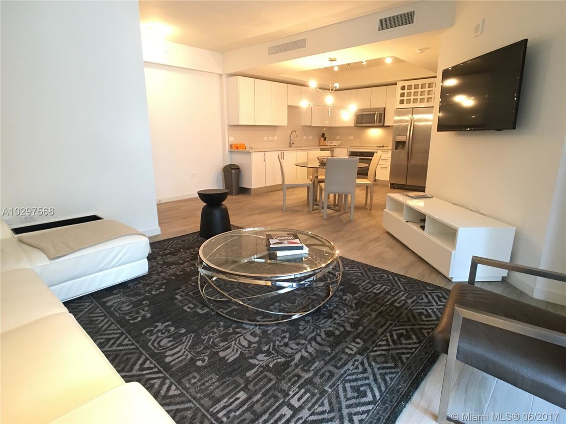 Primary Photo - 999 Brickell Ave