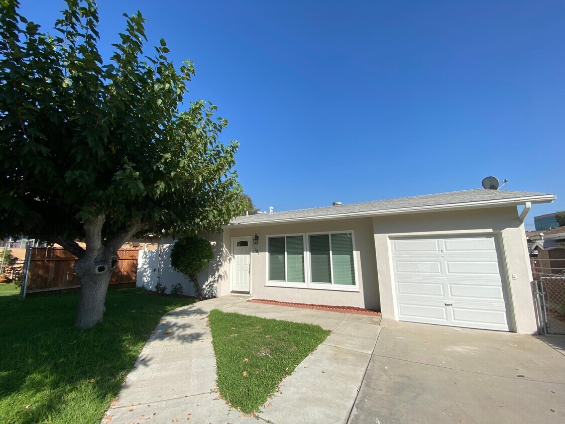 Primary Photo - 584 N 8th Ave