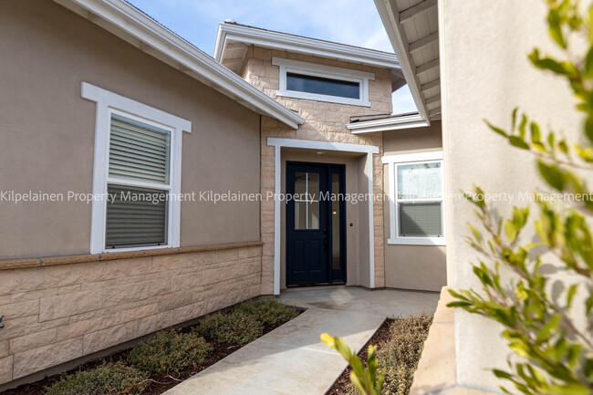 Foto del edificio - 751 Skyview Ln