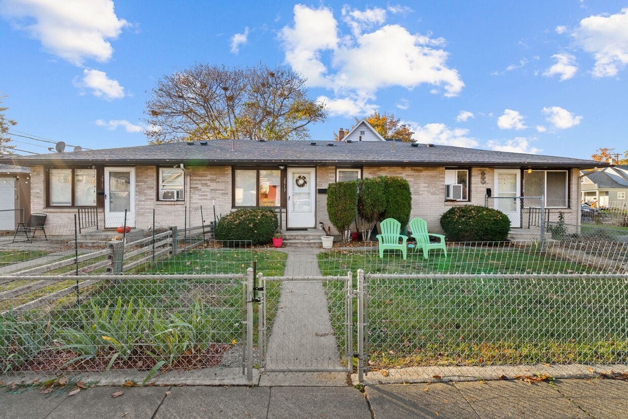 Primary Photo - 2915 N Lincoln St