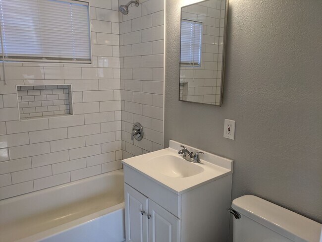 Foto del edificio - 1306 Gertrude St