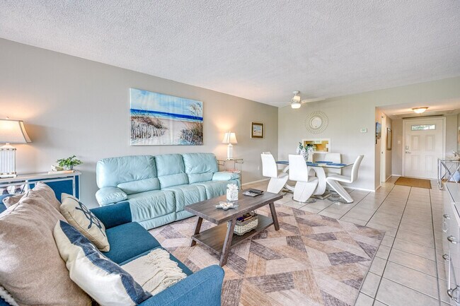 Foto del edificio - 745 W Country Club Dr