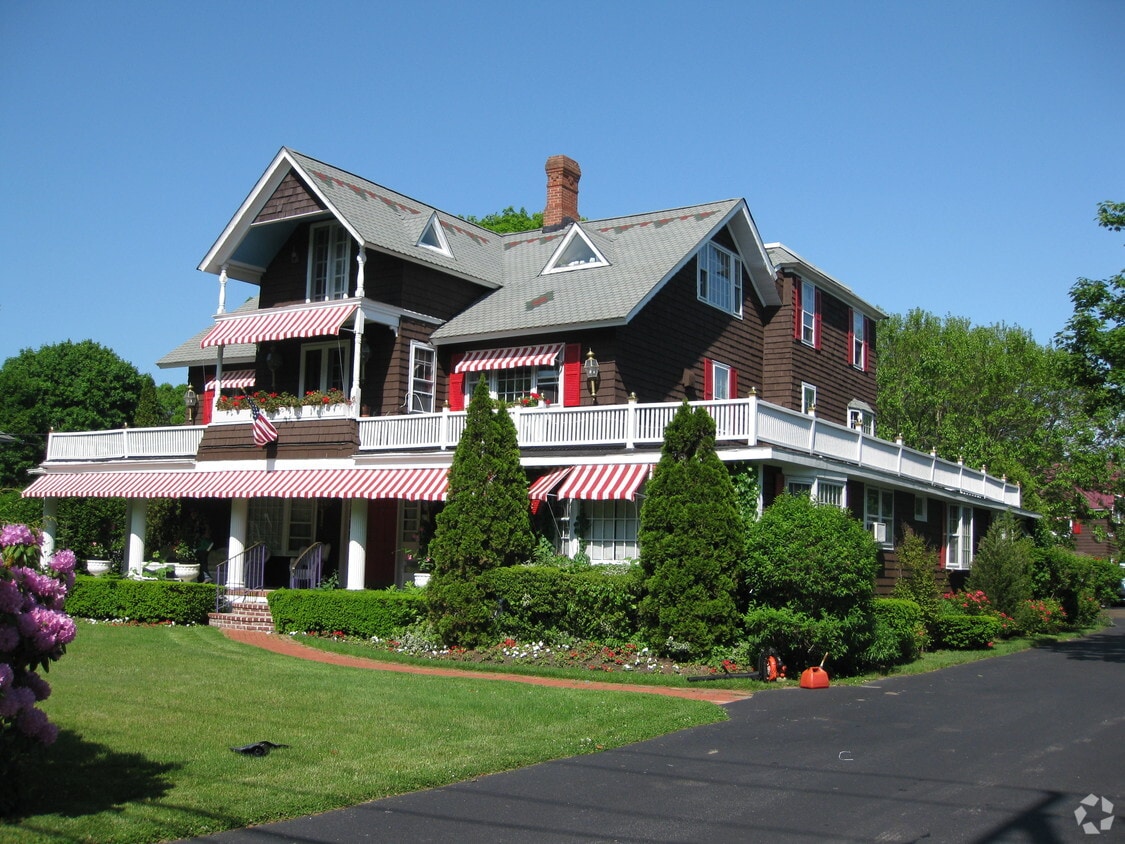 92 Potunk Ln, Westhampton Beach, NY 11978 Apartments in Westhampton