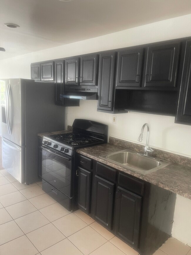 Foto del edificio - 335 Claremont Ave