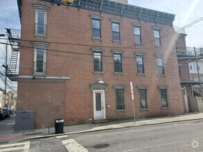 Building Photo - 69 Franklin St