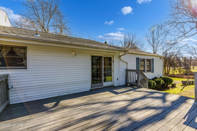 Foto del edificio - 150 Cloverdale Cir