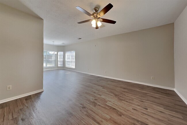 Building Photo - 11307 Sunshine Park Dr