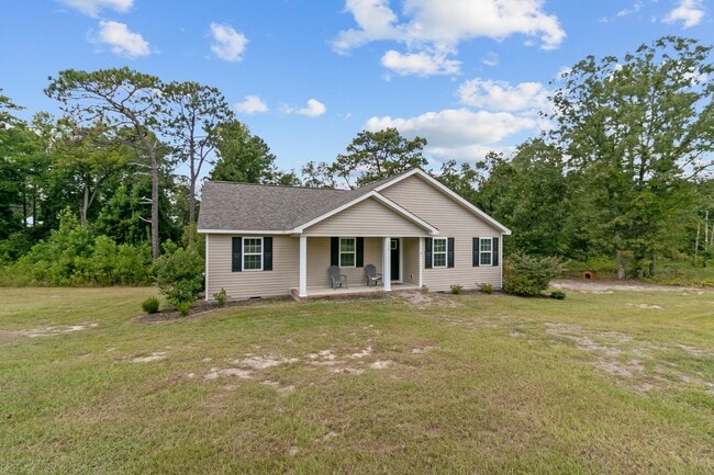 Front - 112 Savannah Ln