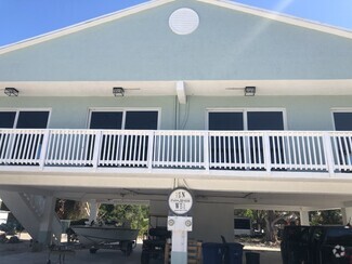 Building Photo - 18 Palm Dr