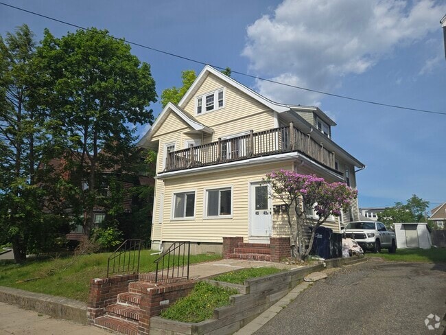 Building Photo - 49 Parsons St