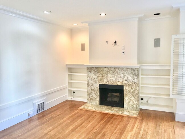 Foto del edificio - Beautiful 3Br+/2.5Ba Sea Cliff Edwardian H...