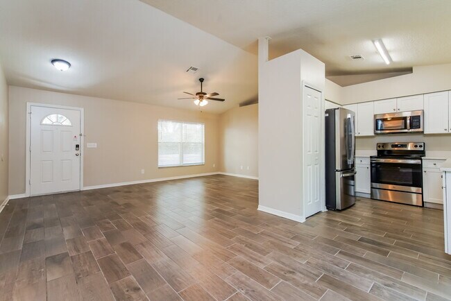 Building Photo - 206 Howard Ct