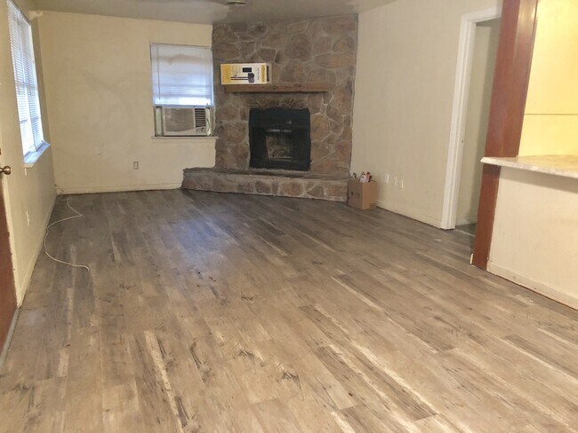Foto del edificio - 3BR/2BATH very close to LSU!