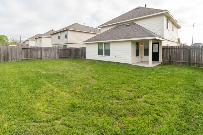 Building Photo - 5310 Rio Ramos St