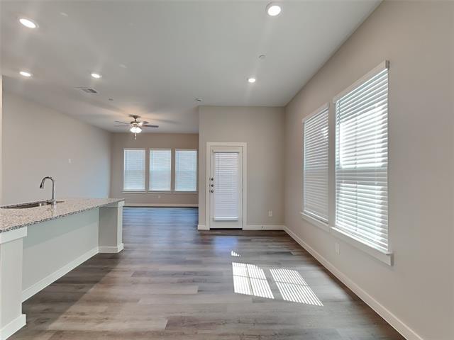 Foto del edificio - 105 Rutland Ct