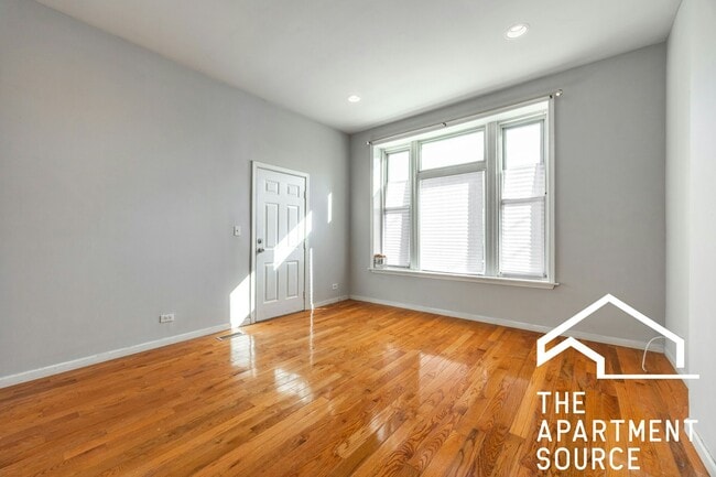 Photo - 2416 N Maplewood Ave Apartment