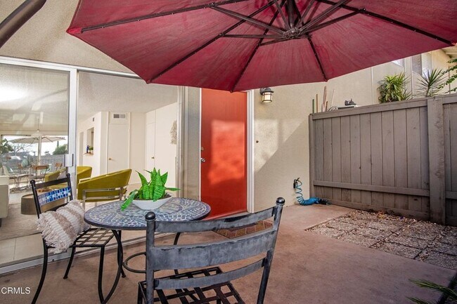 Building Photo - 708 W Sierra Madre Blvd