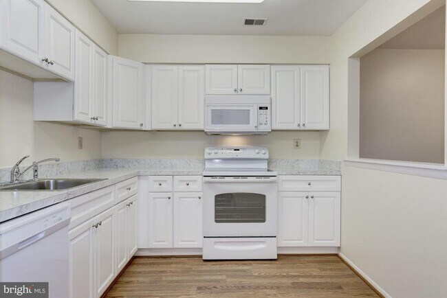 Building Photo - 13003 Conductor Way