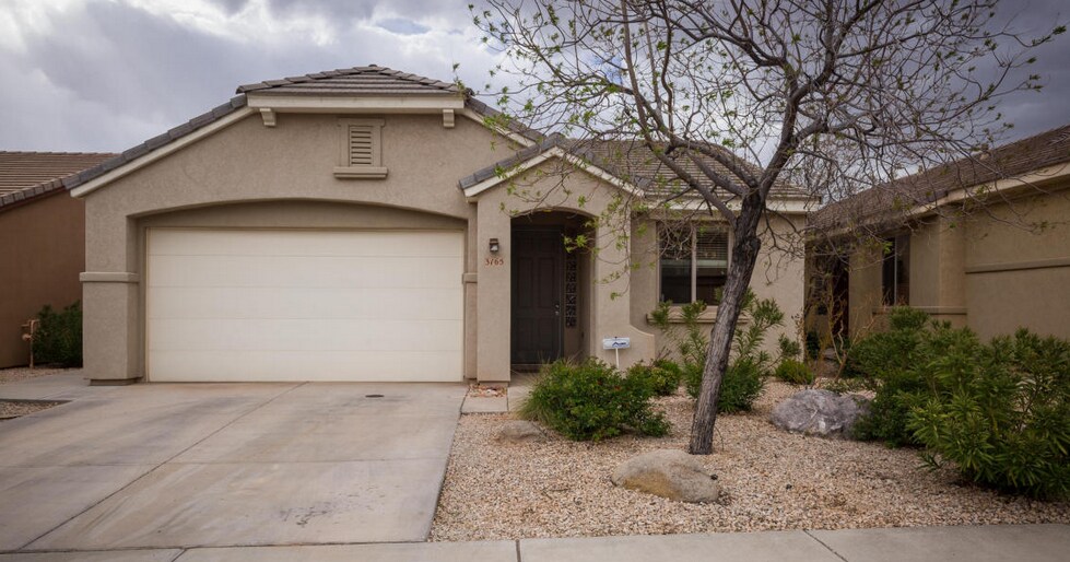 Primary Photo - Coral Canyon Home with SPLASH PAD!!