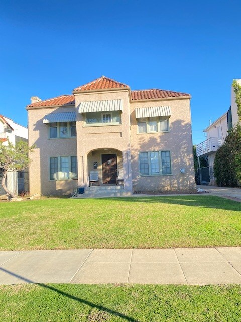Front of Duplex - 1140 S Hudson Ave