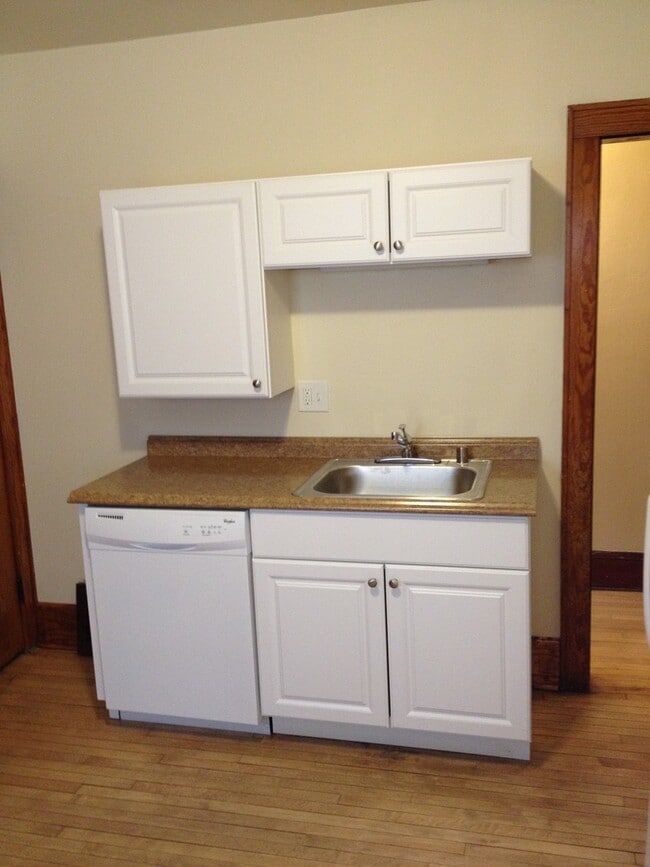 Foto del edificio - 3429 N Oakland Ave