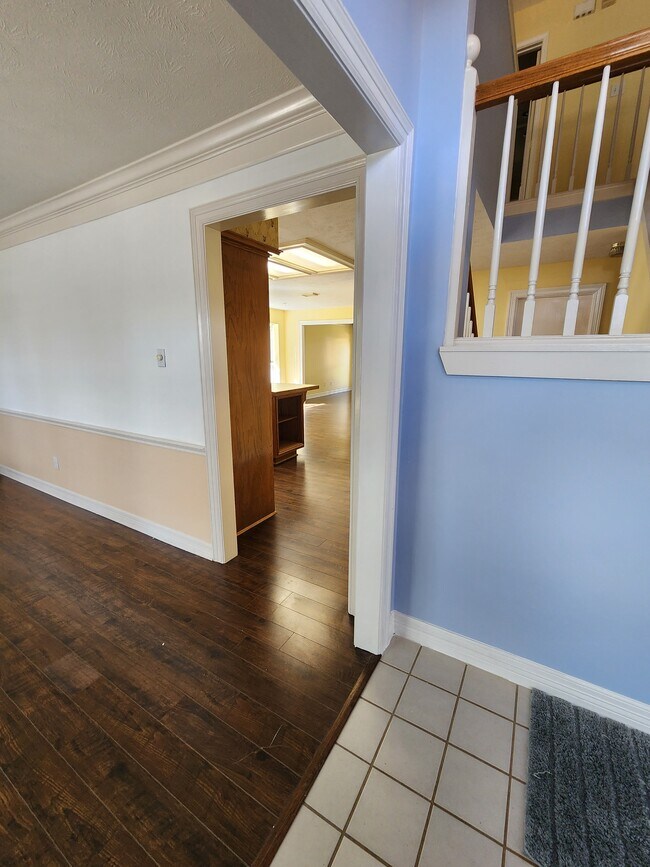 Building Photo - 1225 Jeanette Way