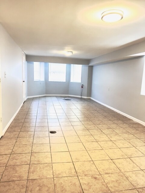 Foto del edificio - 2506 S Hamlin Ave
