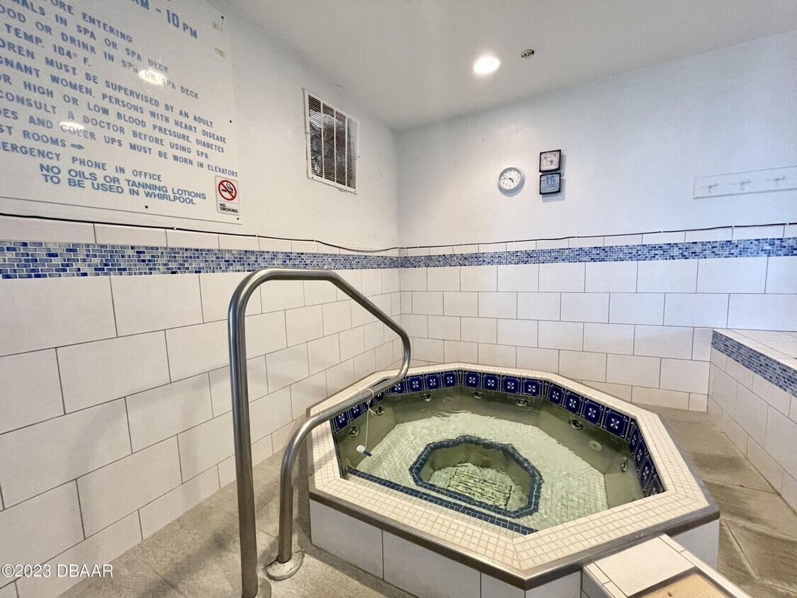 Foto principal - Furnished Oceanview 2 Bed, 2 Bath Condo – ...