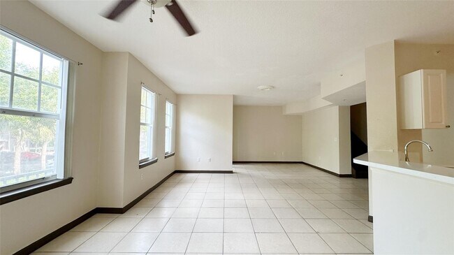 Foto del edificio - 6704 W Sample Rd