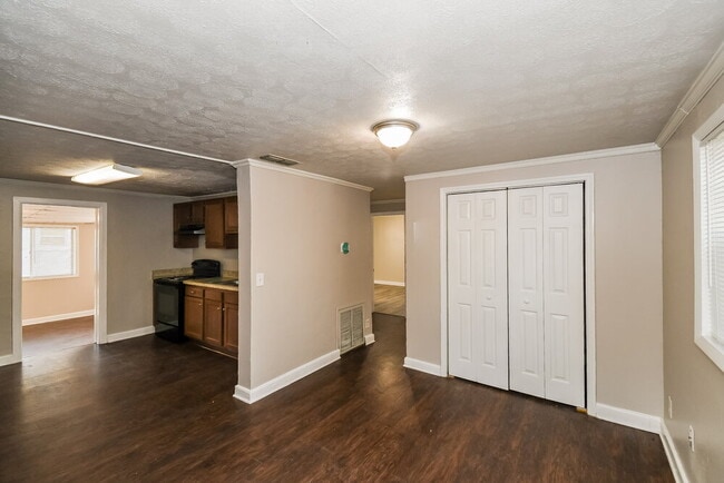 Building Photo - 10513 Suomi St