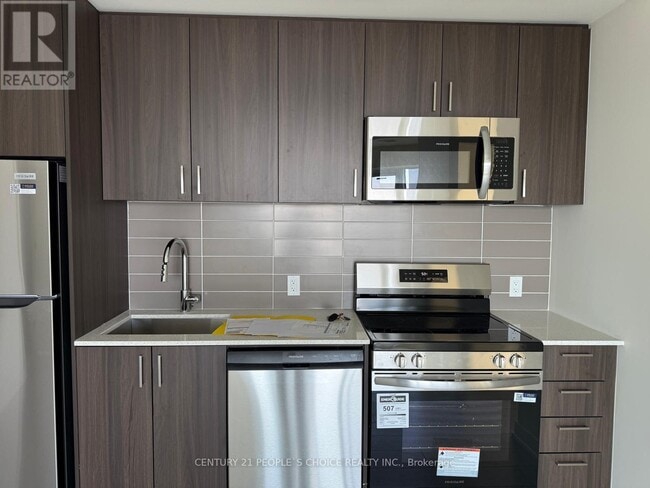 Photo du bâtiment - 8020 Derry Rd