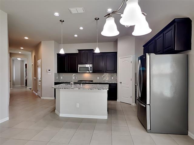 Building Photo - 1408 Daffodil Ct